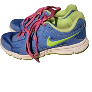 Nike Womens Revolution 2 sz 8